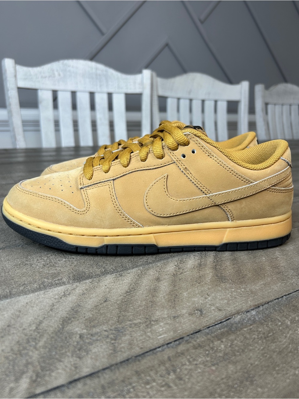 Nike Dunk Low PRM Wheat Flax Suede Gum Black Mens Size 9.5 HQ1932-700 Sneakers